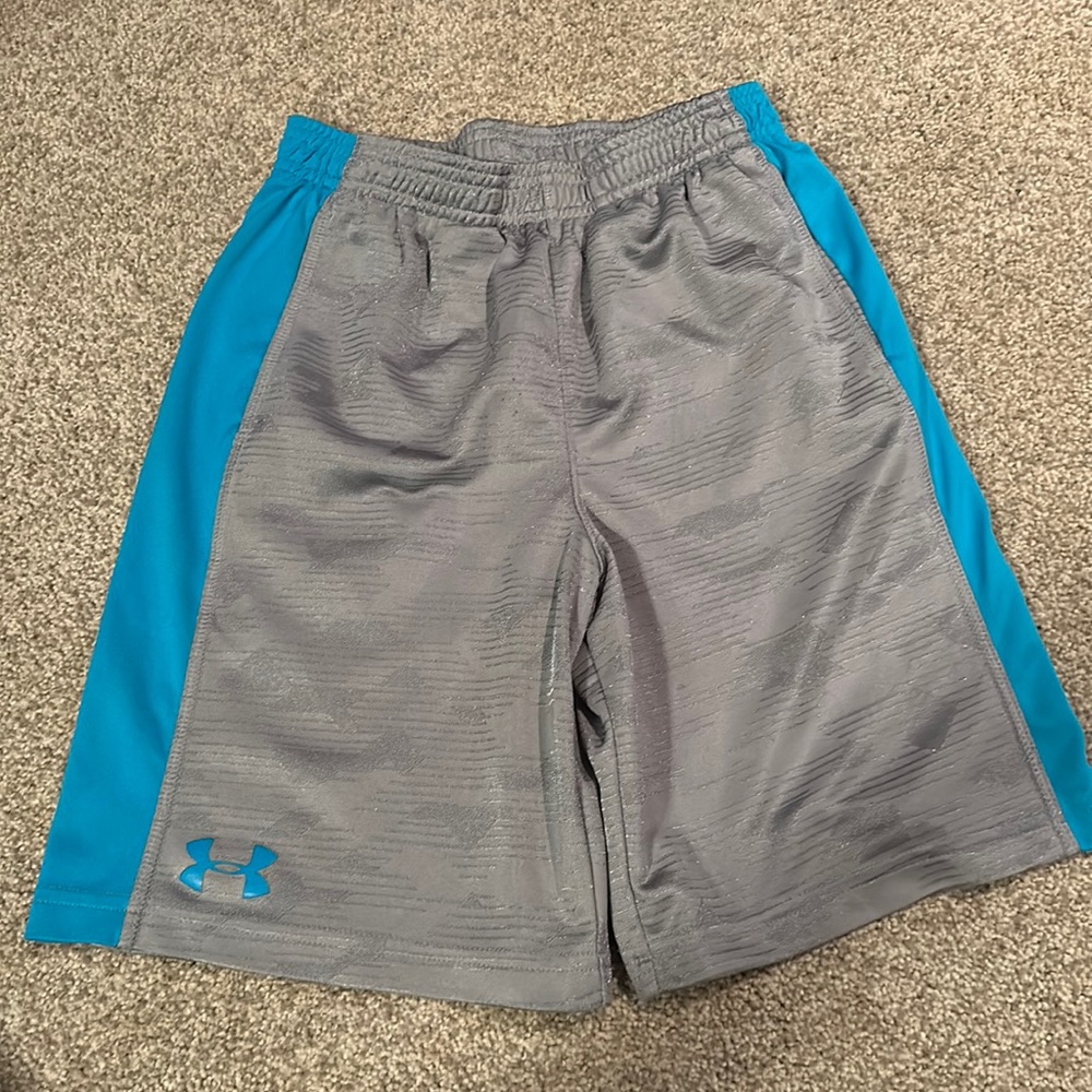Youth Medium Under Armour Shorts